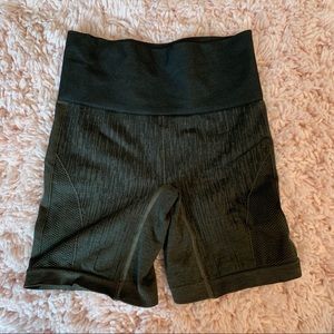 olive green lululemon bike shorts